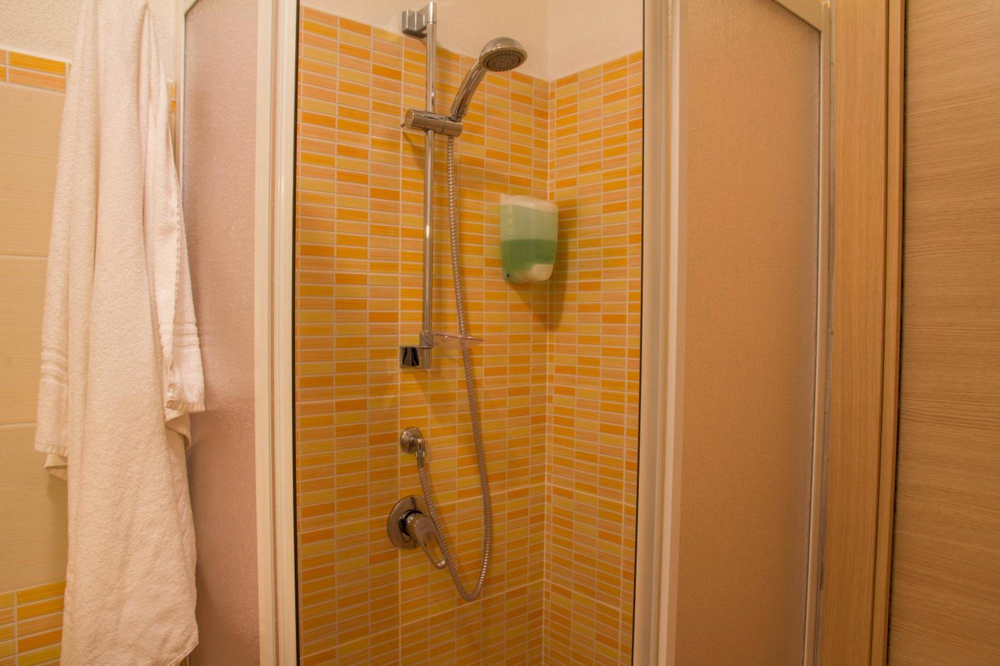 Gf Apartments La Vigna บาเดซี ภายนอก รูปภาพ